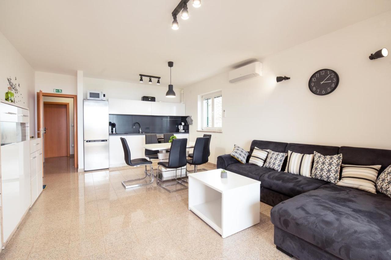 Seaview Apartment Lea อิตชิชี ภายนอก รูปภาพ